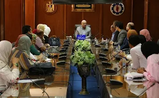 صقر يلتقي ممثلي وزارة التخطيط وأعضاء المركز التكنولوجي بمحافظة السويس
