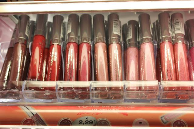 essence make up