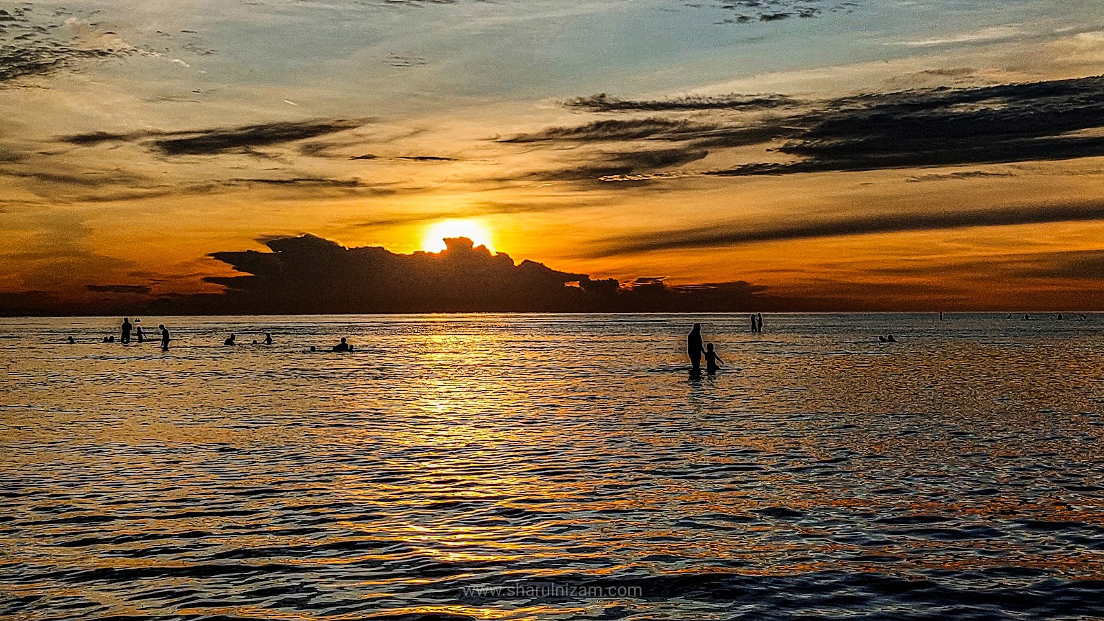 Menikmati sunset di Tanjung Biru, Port Dickson, Negeri Sembilan