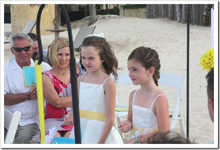 flower girls walkn