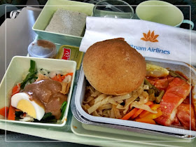 Vietnam Airlines menuju Ho Chi Minh city