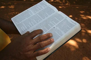 As Intrincadas Relações entre Textos Bíblicos