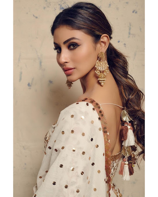 mouni roy pics