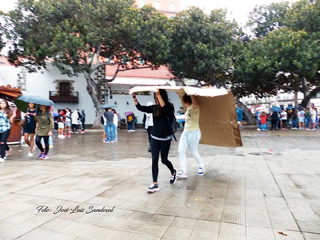 Fotos manifestación contra la reválida en Las Palmas de Gran Canaria