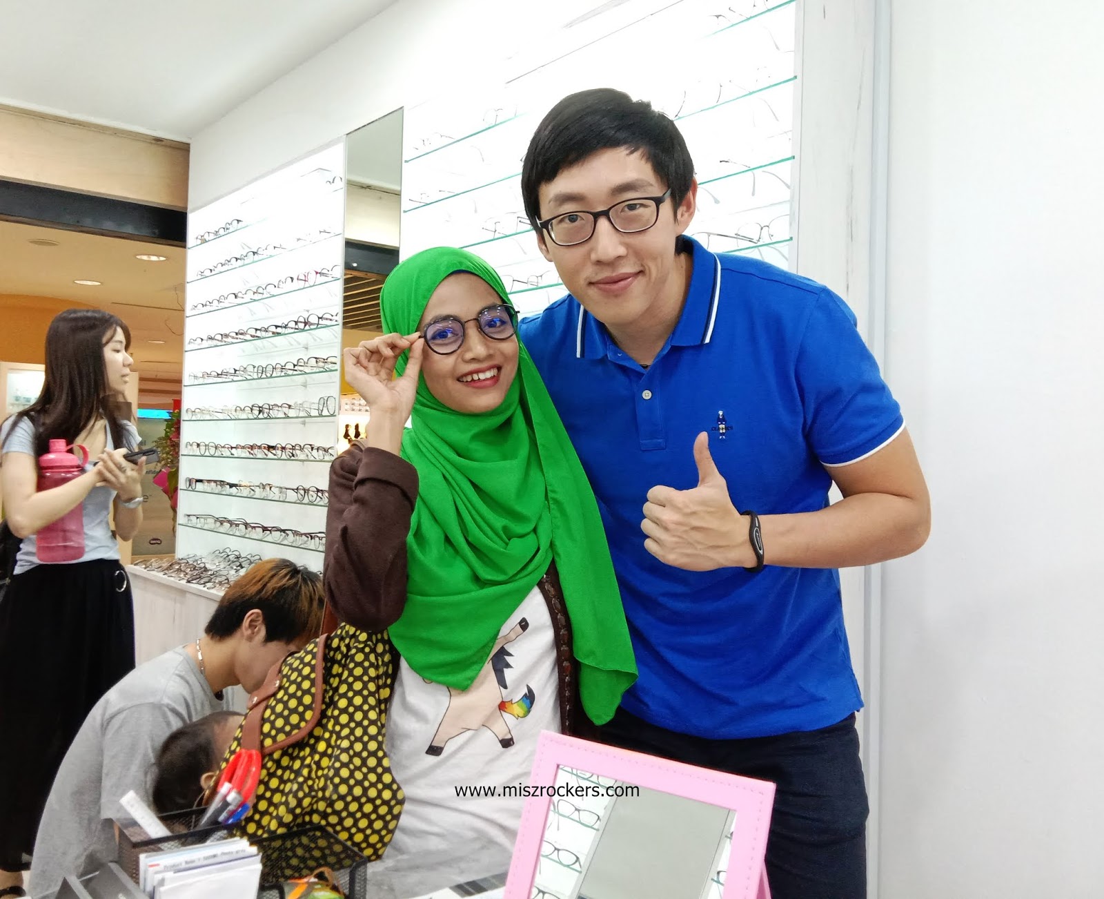 Kedai Cermin Mata Murah Eye Pro Vision William Di Sungei Wang Viral Tergoda Dengan Lens Alpha Blue 420 Ceritera Si Gadis Biru