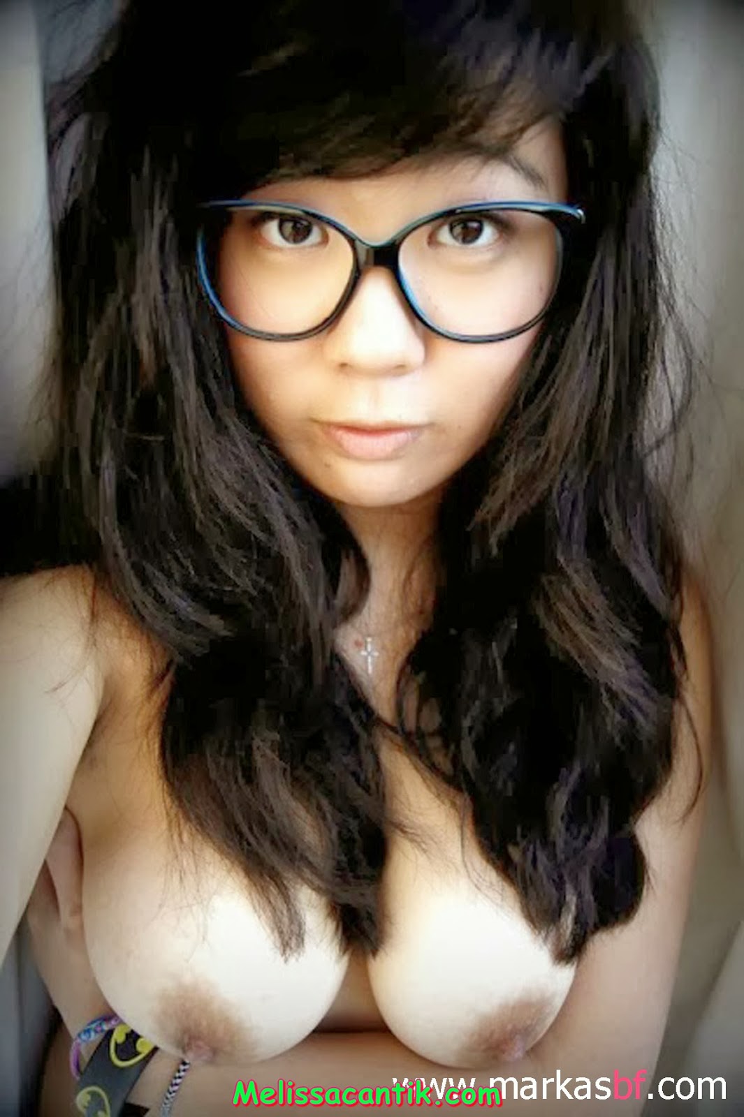 Foto Selfie Gadis Amoy SMA Topless Pamer Susu Segar