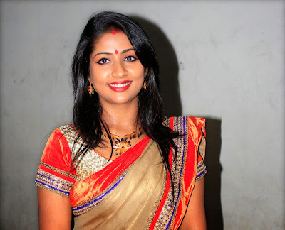 Malayalam Actress Navya Nair Latest Hot Photos In Saree 