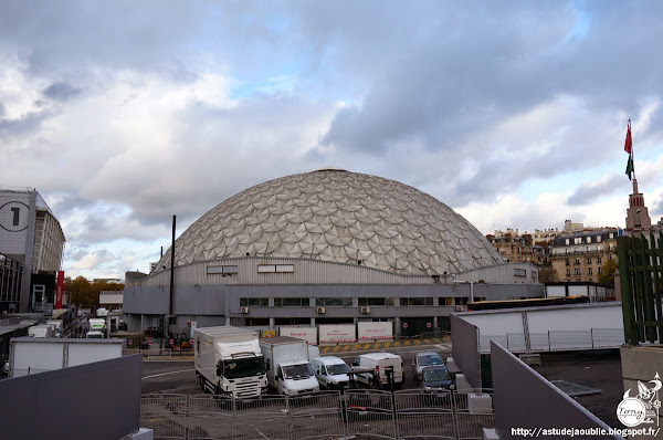 Paris 15ème - Palais des Sports - Porte de Versailles  Architecte: Pierre Dufau (sur un procédé inventé par Richard Buckminster Fuller)  Architecte assistant: Victor Parjadis de Larivière  Construction: 1959 - 1960 