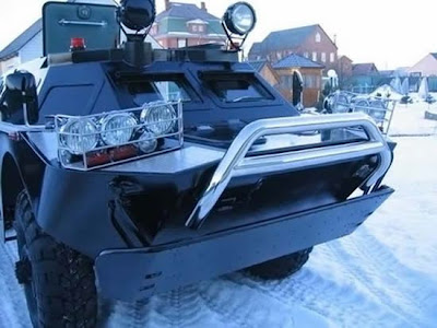 BRDM vehículo blindado ruso tuneado con asientos de cuero Russian armored vehicle BRDM tuned with leather seats