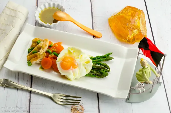 Ensalada de trigueros con huevo poché