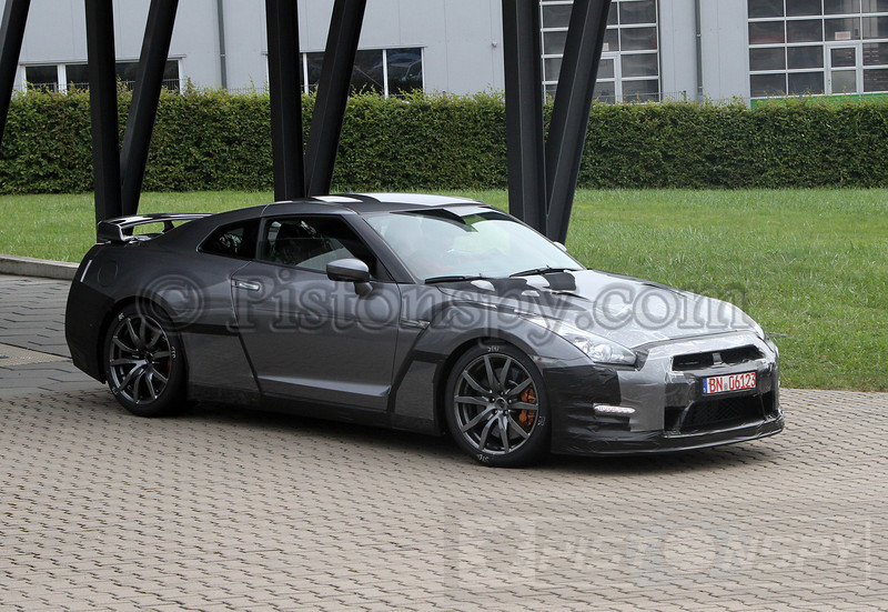 Spyshots 2013/2014 Nissan GT-R Testing at Nurburgring 