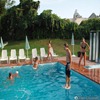 ... e Pietro incredulo vide Sant'ANDREA emulare Gesù cimentandosi nell'ardita passeggiata sull'acqua del COUNTRY CLUB. (dal Vangelo secondo Gianni, libro secondo parte quarta)