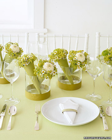 These modern style centerpieces are perfect