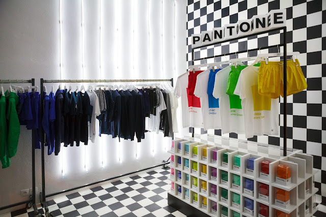 Green Pear Diaries, retail, pop up store, Pantone Colorwear, París