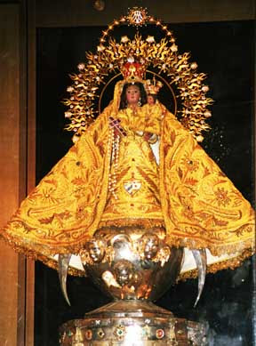 Imagen de la Virgen de La Caridad Del Cobre En Su Santuario 