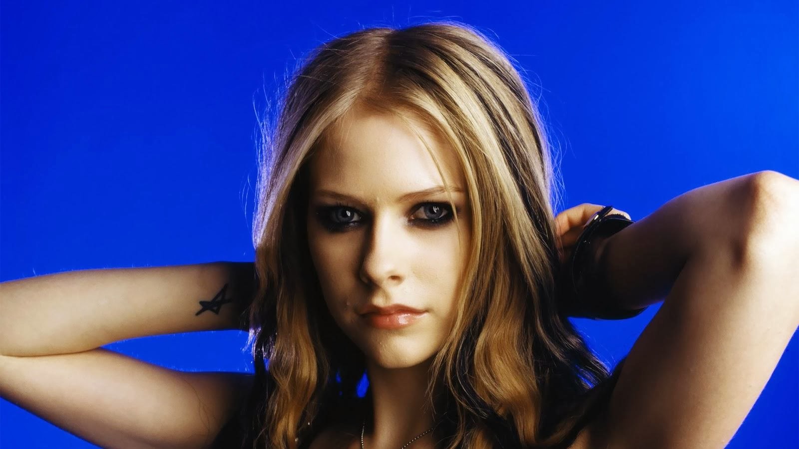 Avril Lavigne Hyper Star Hd Wallpapers