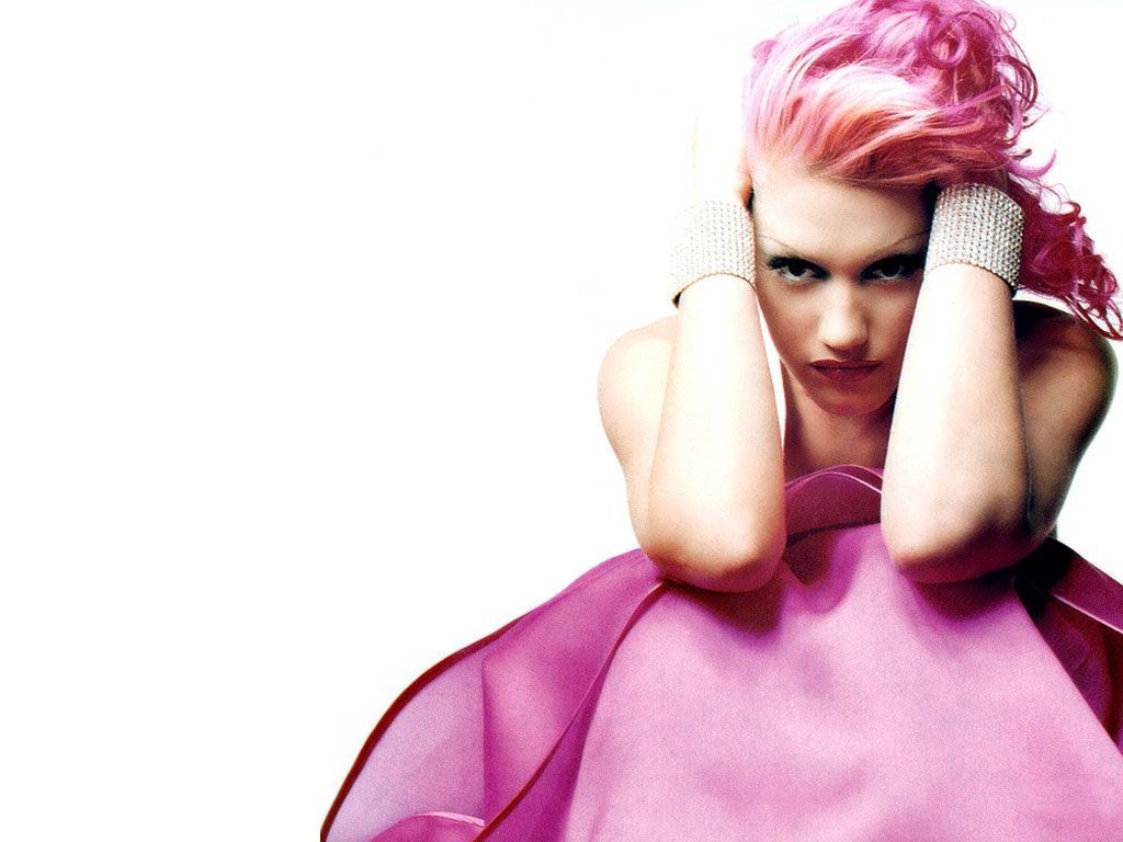 gwen stefani with pink hair