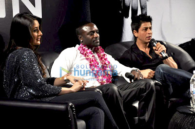 Shahrukh Khan, Akon and Kareena at Ra.One media meet image