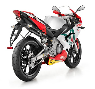 review aprilia racing motorbike type RS 50