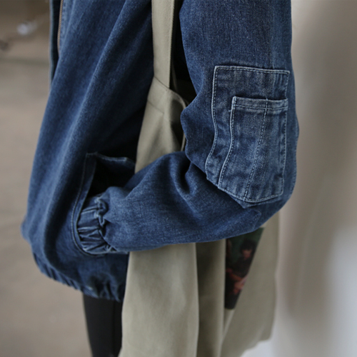  Zip-Up Denim Jacket