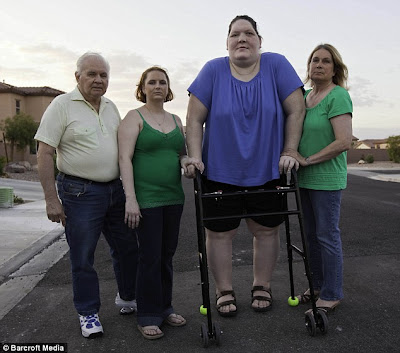  this woman has been dubbed a modernday giant and alarmingly 