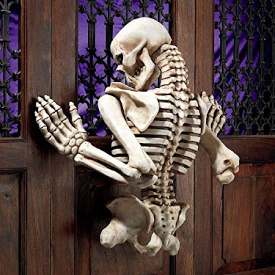 Ascending Evil Climbing Skeleton Wall Sculpture, This Bare Bone Nightmare Try To Peek You