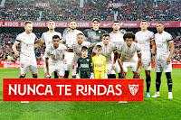 SEVILLA F. C. Temporada 2021-22. Rakitic, Joan Jordán, En Nesyri, Bono, Rekik, Diego Carlos, Martial. Tecatito Corona, Papu Gómez, Acuña, Koundé. SEVILLA F. C. 2 ELCHE C. F. 0 Viernes 11/02/2022, 21:00 horas. Campeonato de Liga de 1ª División, jornada 24. Sevilla, estadio Ramón Sánchez Pizjuán: 33.411 espectadores. GOLES: 1-0: 70’, Papu Gómez. 2-0: 75’, Rafa Mir.