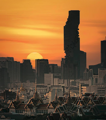 One of the most striking features of King Power Mahanakhon is its versatility