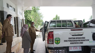 Bupati Luwu Menerima Bantuan Mobil Operasional