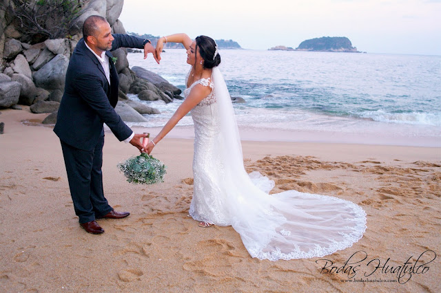 boda en playa, beach wedding, Oaxaca, México, Bodas Huatulco, Wedding Planner