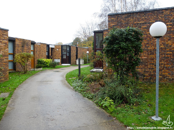 Roissy-en-Brie - Résidence Ascot  Architectes: Philippe & Martine Deslandes  Construction: 1971 