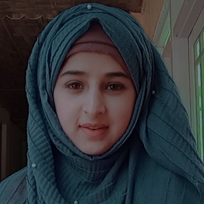 Shiekh Umaira : A girl from Kupwara breaking the barriers with her Videos