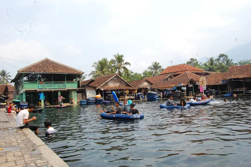 Pemandian Cikoromoy Pandeglang Banten
