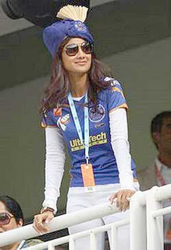 Shahrukh Khan and Shilpa Shetty IPL 2009 Day 1 Pictures