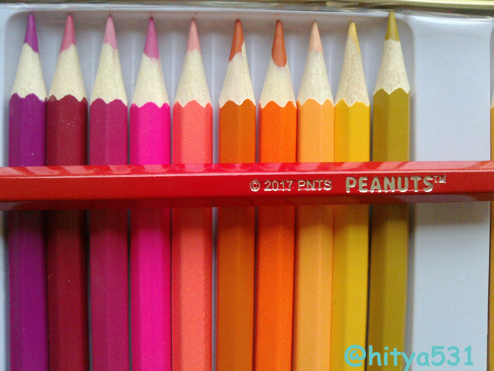 ダイソーの24色色鉛筆 ドンキの50色色鉛筆 もっと塗りたい 大人の塗り絵ブログ
