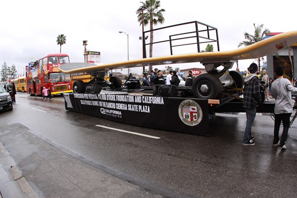 THE WORLDS LARGEST SKATEBOARD 7