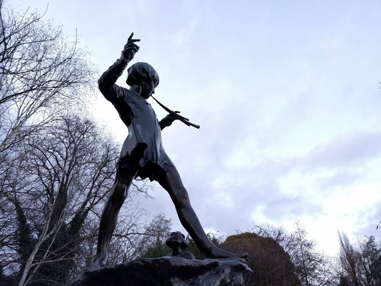 Ellen Says Hola: The Peter Pan statue in Hyde Park talks ...