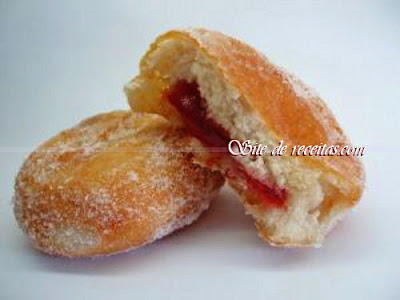 Donuts com recheio de goiabada