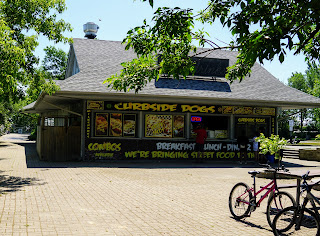 Snack bar in Bluffers Park
