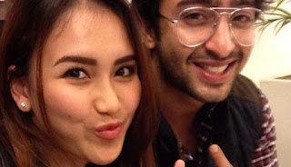 Foto Romantis Ayu Ting Ting dengan Shaheer Sheikh