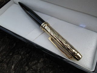 Pulpen Mewah Aigner AIG001B Metal Pen Black Wood Box Golden Carving