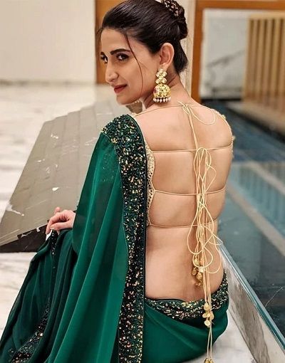 Aahana Kumra backless saree hot bollywood actress