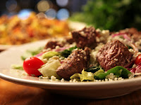 Balsamic Steak Tips and Tomato Salad with Bacon and Blue Cheese