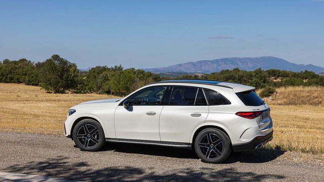 Mercedes-Benz GLC 2023 giá dự kiến tới 2,9 tỷ đồng tại Việt Nam: Đắt hơn BMW X3 nửa tỷ, nhập với số lượng ít - <a href=