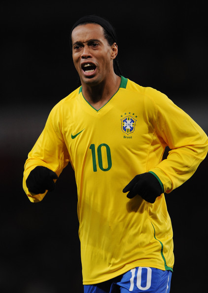 Top Football Players: Ronaldinho profile and Images/Pictures