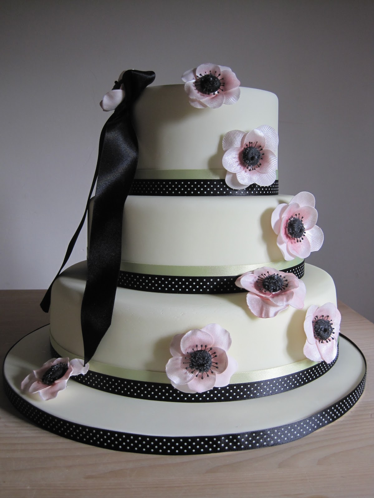 Spring Green Wedding Cake