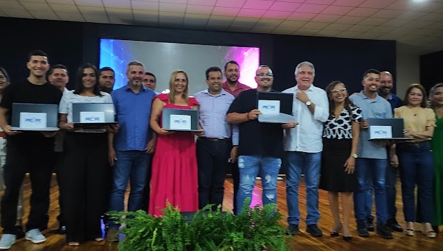 Governo do Tocantins finaliza entrega de notebooks do PROFE Digital nas Regionais de Educação de Araguatins e Tocantinópolis