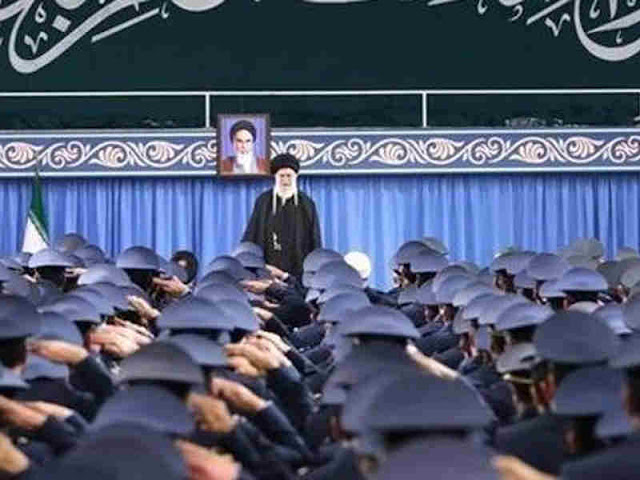 Ayatollah Ali Khamenei Bela Seruan Warga Iran 'Matilah Amerika'