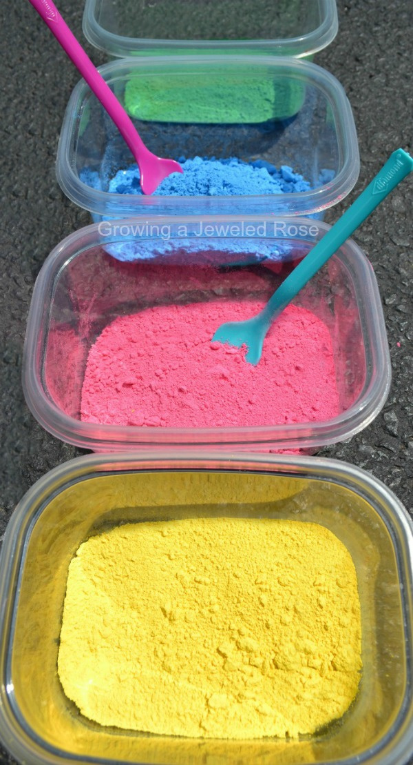 Make your own colored powder using this easy recipe!  Paint powder is great for color fights, gender reveals, kids crafts, and more!  #homemadepowderedpaint #homemadepaintpowder #colorfight #colorfightpowder #colorfightpowderdiy #diycolorpowder #colorrun #holipowder #holipowderdiy #holipowdergenderreveal #growingajeweledrose #activitiesforkids