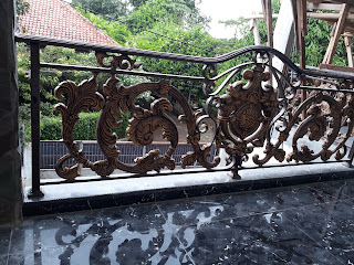 Spesialis Railing Tangga Tempa, Spesialis Balkon Tempa, Railing Tangga Besi Tempa, Tangga Tempa Mewah, Harga Railing Tangga Tempa per meter, Balkon Besi Tempa, Balkon Tempa Klasik, Balkon Tempa Mewah, Harga Balkon Besi Tempa per meter.